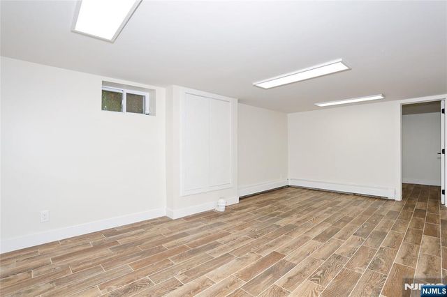 20 Dojean Court, Bergenfield, NJ 07621