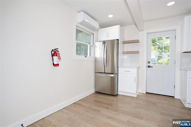 20 Dojean Court, Bergenfield, NJ 07621