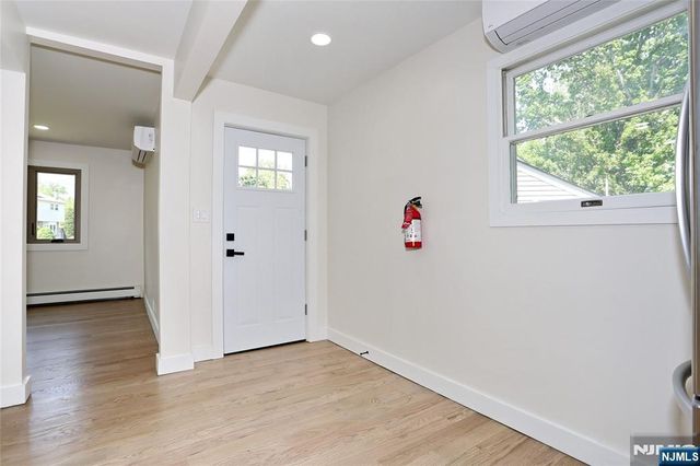 20 Dojean Court, Bergenfield, NJ 07621