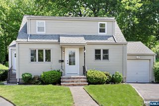 20 Dojean Court, Bergenfield, NJ 07621