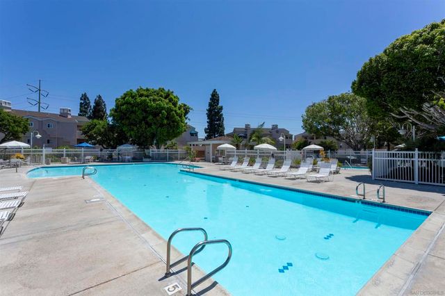 7123 Camino Degrazia 132, San Diego, CA 92111