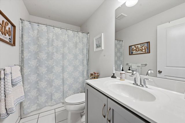 12 LILA LN, Downingtown, PA 19335