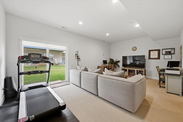 12 LILA LN, Downingtown, PA 19335