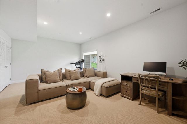 12 LILA LN, Downingtown, PA 19335