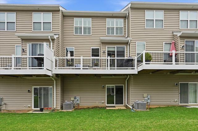 12 LILA LN, Downingtown, PA 19335