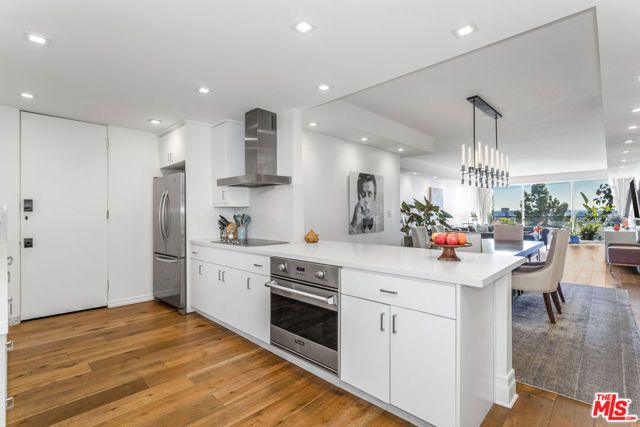 1100 Alta Loma Road 608, West Hollywood, CA 90069