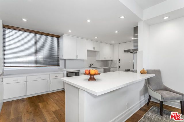 1100 Alta Loma Road 608, West Hollywood, CA 90069