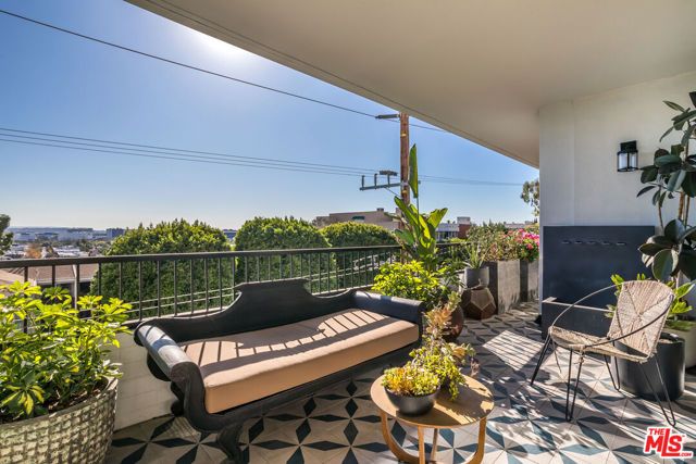 1100 Alta Loma Road 608, West Hollywood, CA 90069