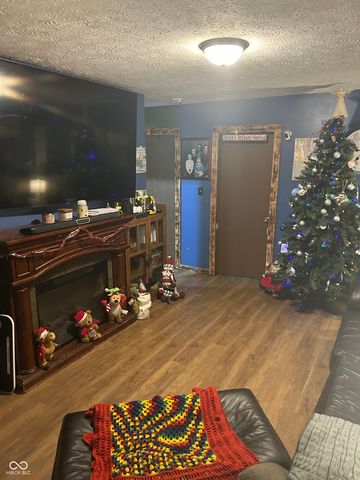 151 Schaefer Drive, Hope, IN 47246