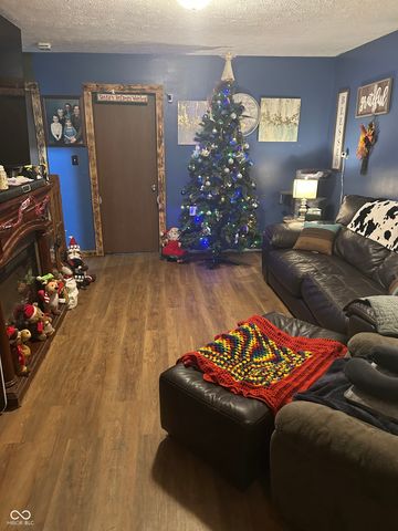 151 Schaefer Drive, Hope, IN 47246