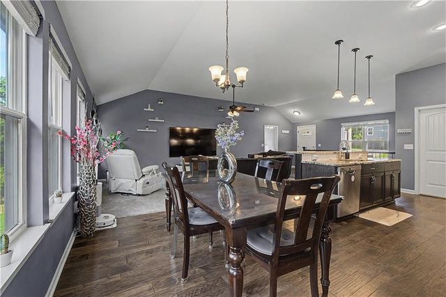808 Old Stage Road, Pleasant Hill, MO 64080