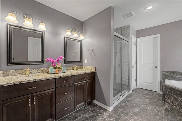 808 Old Stage Road, Pleasant Hill, MO 64080