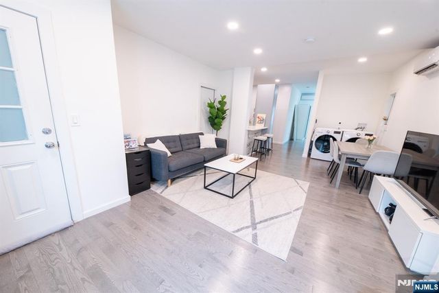 136 North Street, Jersey City, NJ 07307