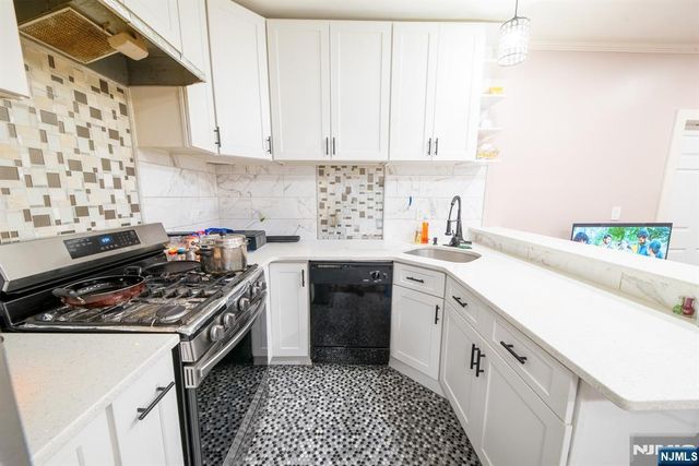 136 North Street, Jersey City, NJ 07307