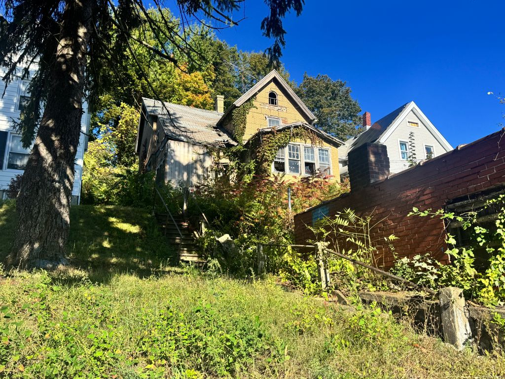 77 Easton Avenue, Waterbury, CT 06704