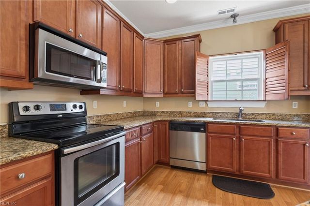 1032 Snead DR, Suffolk, VA 23434