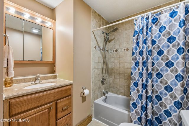807 Constitution Drive, Brick, NJ 08724