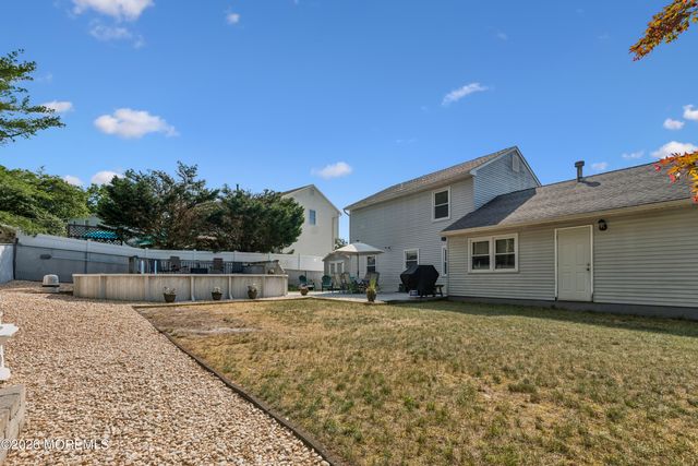 807 Constitution Drive, Brick, NJ 08724