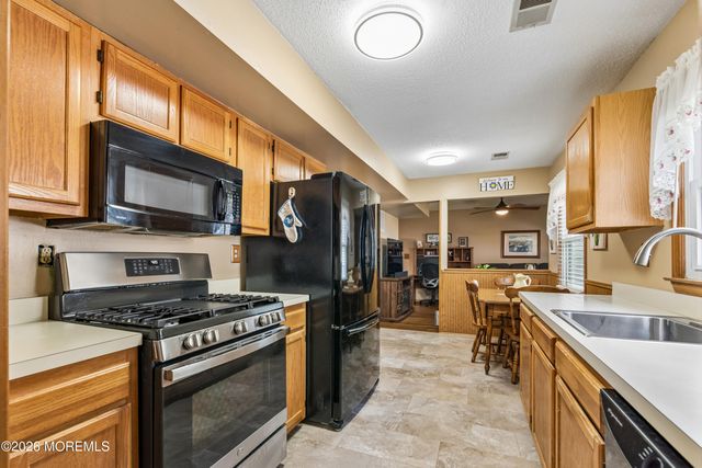807 Constitution Drive, Brick, NJ 08724