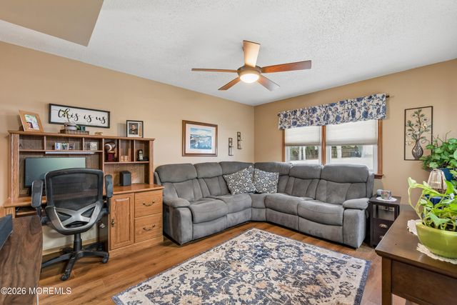 807 Constitution Drive, Brick, NJ 08724