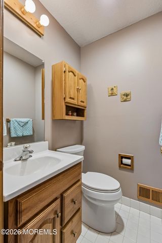 807 Constitution Drive, Brick, NJ 08724