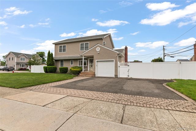 3 Cheshire Road, Bethpage, NY 11714
