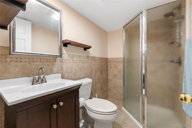 3 Cheshire Road, Bethpage, NY 11714