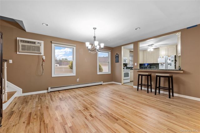 3 Cheshire Road, Bethpage, NY 11714
