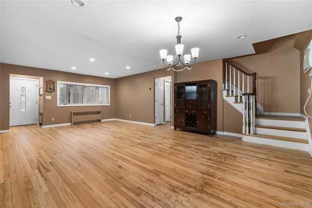 3 Cheshire Road, Bethpage, NY 11714