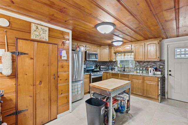 40832 RIVER ROAD, Dade City, FL 33525