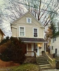 384 W Bartges Street, Akron, OH 44307