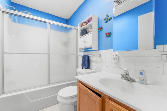 519 Crest Lane, Jonesville, MI 49250