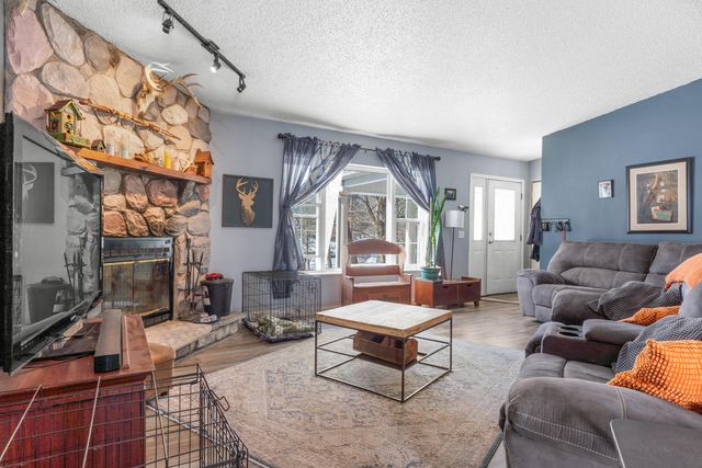 519 Crest Lane, Jonesville, MI 49250