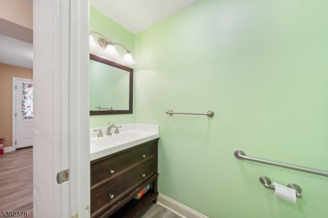 565 Valley Rd, Clark Twp., NJ 07066