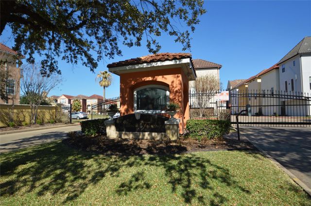 5935 Turtle Beach Lane, Houston, TX 77036