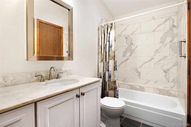 1075 S Garrison Street 203, Lakewood, CO 80226