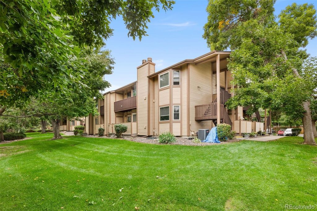 1075 S Garrison Street 203, Lakewood, CO 80226