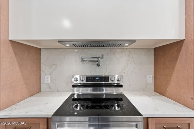 1042 W Roller Coaster Road, Tucson, AZ 85704