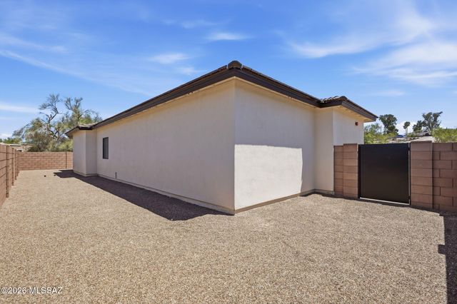 1042 W Roller Coaster Road, Tucson, AZ 85704