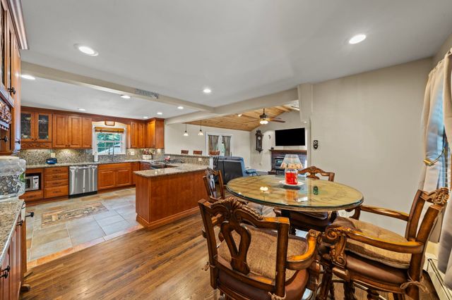 8 Forest Street, Londonderry, NH 03053