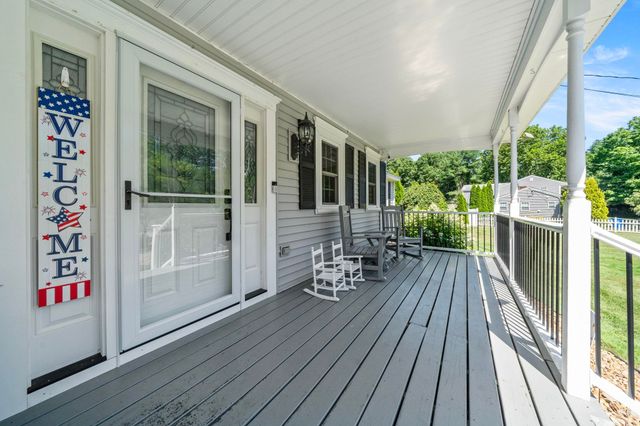 8 Forest Street, Londonderry, NH 03053