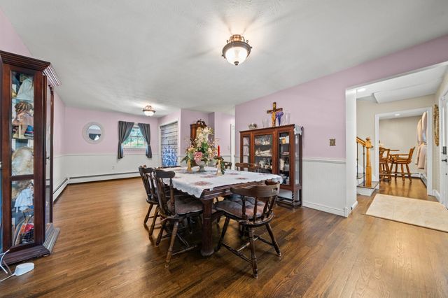 8 Forest Street, Londonderry, NH 03053