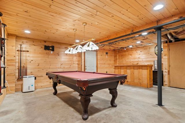 8 Forest Street, Londonderry, NH 03053