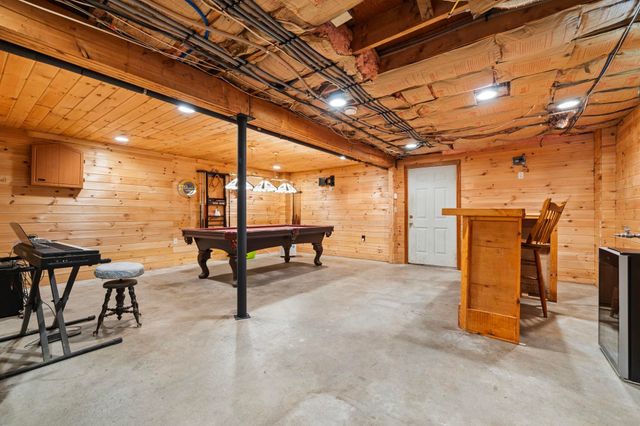 8 Forest Street, Londonderry, NH 03053