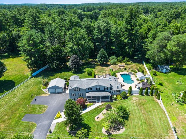 8 Forest Street, Londonderry, NH 03053