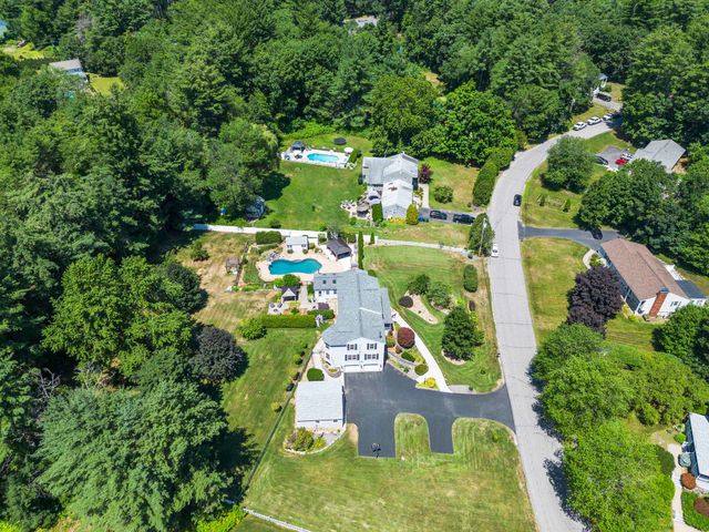 8 Forest Street, Londonderry, NH 03053