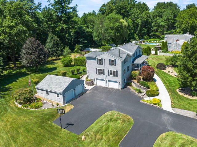 8 Forest Street, Londonderry, NH 03053