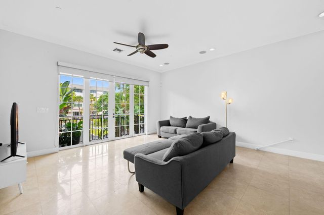 500 SE 7th Street 105, Fort Lauderdale, FL 33301