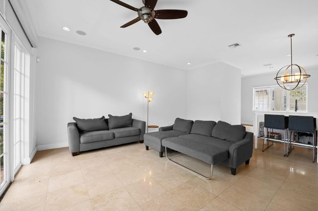 500 SE 7th Street 105, Fort Lauderdale, FL 33301