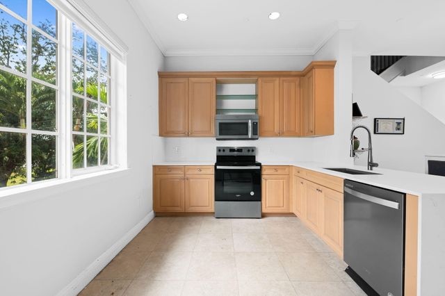 500 SE 7th Street 105, Fort Lauderdale, FL 33301